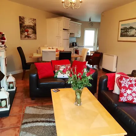Lakeside House No 19 Holiday Village *